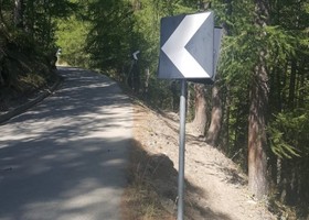 Una strada pubblica a Vetan