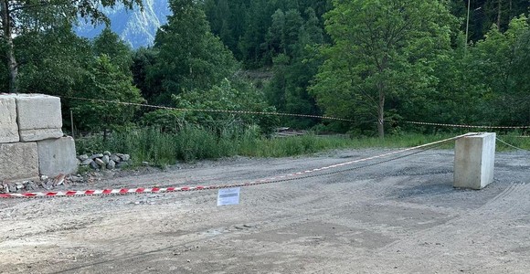 Inchiesta rifiuti in Valdigne; le difese di alcuni indagati, 'conferimenti occasionali e modeste quantità di inerti'