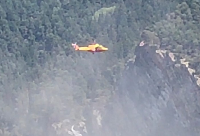 Cogne, domato principio d'incendio causato da fulmine Cogne, domato principio d'incendio causato da fulmine