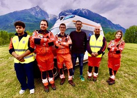 I membri del consiglio direttivo e i primi volontari di SEM