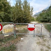 Aosta, Ordigno bellico inesploso e 'piantonato' al Saumont; resta chiusa la strada a nord del poligono Aosta, Ordigno bellico inesploso e 'piantonato' al Saumont; resta chiusa la strada a nord del poligono