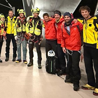 Le squadre di soccorso che hanno partecipato all'operazione di recupero