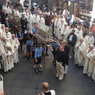Aosta celebra San Grato; processione, Batailles, antiquariato e artisti nelle vie del centro