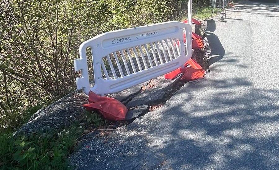 Champdepraz, cantiere fermo da un anno sulla strada per Chevrère: rischio per gli automobilisti
