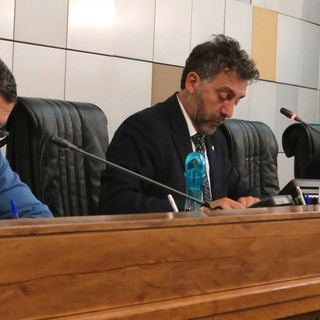 Al centro, il presidente della Seconda commisione, Marco Sorbara