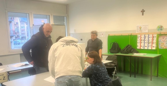 Referendum Giustizia, alta affluenza anche in Valle, alle 19 ha votato quasi il 38% Referendum Giustizia, alta affluenza anche in Valle, alle 19 ha votato quasi il 38%