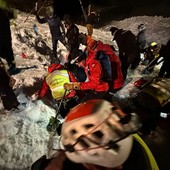 Un escursionista estratto vivo dalla maxi valanga sopra Gressoney