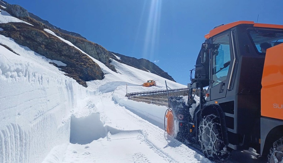 Al via lo sgombero neve al colle del Gran San Bernardo