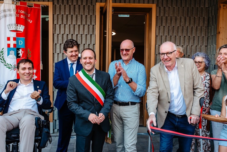 Donnas, inaugurata la nuova Scuola di Vert Donnas, inaugurata la nuova Scuola di Vert