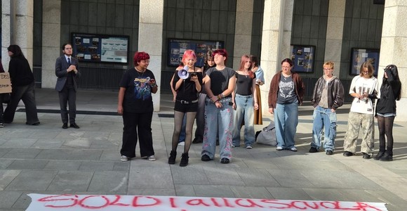 Aosta, studenti in piazza per scuole adeguate, lotta al bullismo e investimenti 'no war'