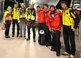 Le squadre di soccorso che hanno partecipato all'operazione di recupero