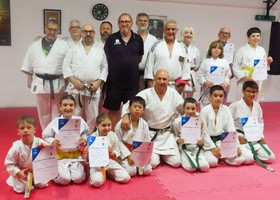 Karate; stagione record per il Dojo Kun Bruno Politano, promossi 16 atleti agli esami di cintura Karate; stagione record per il Dojo Kun Bruno Politano, promossi 16 atleti agli esami di cintura