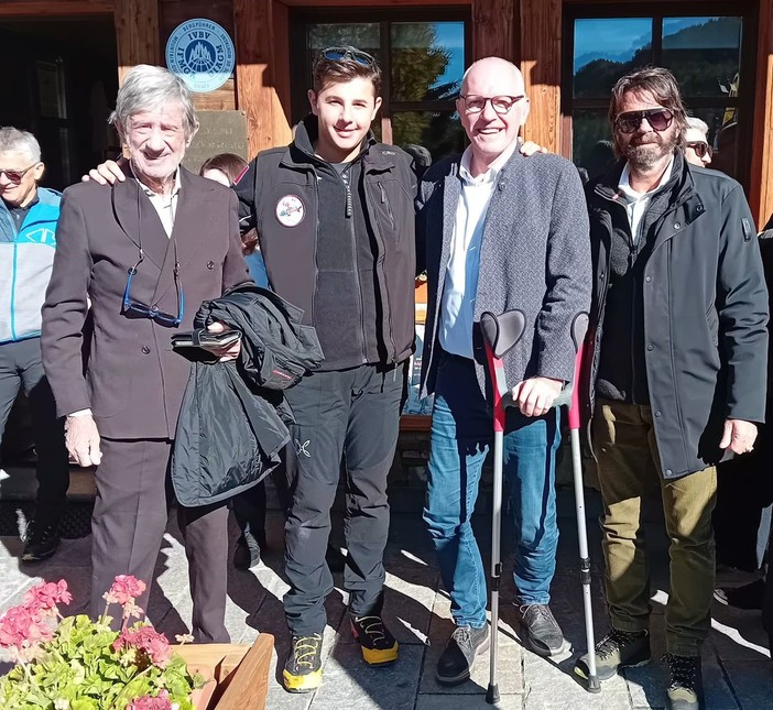Il Presidente della Giunta, Renzo Testolin, con tre generazioni della famiglia Maquignaz: Aimé, Gabriele e Aime Junior Il Presidente della Giunta, Renzo Testolin, con tre generazioni della famiglia Maquignaz: Aimé, Gabriele e Aime Junior
