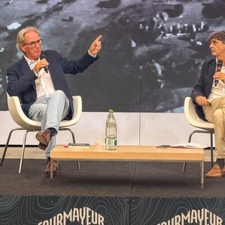 Albert Tamietto (a sn) ed Enrico Martinet sul palco del Jardin de l'Ange