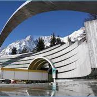 'Chiusura del tunnel del Monte Bianco equivale a 170 treni merci in meno a settimana'