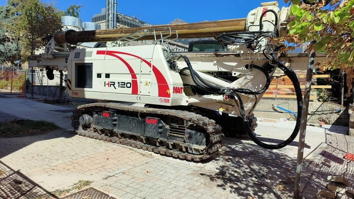 La potente trivella pronta a entrare in funzione La potente trivella pronta a entrare in funzione