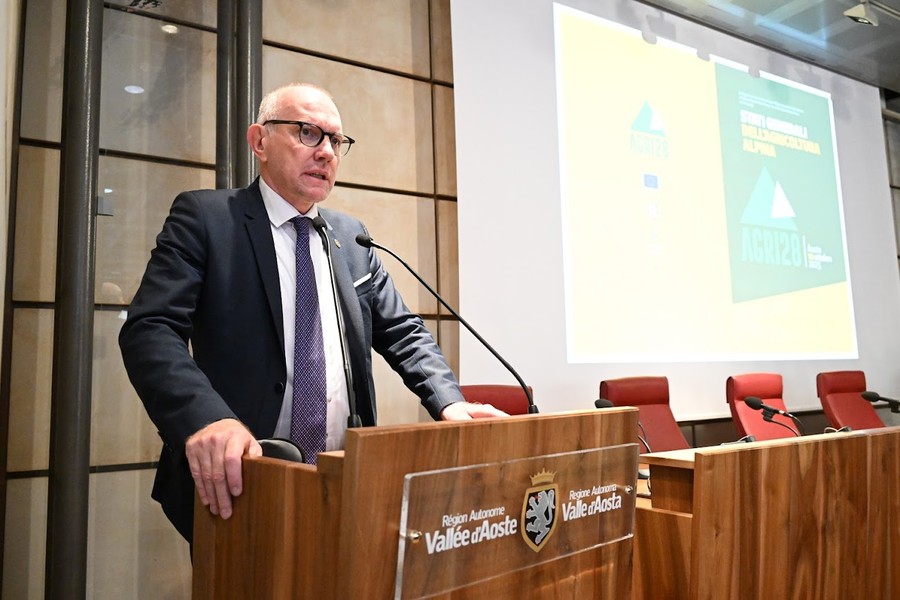 Il Presidente della Giunta, Renzo Testolin