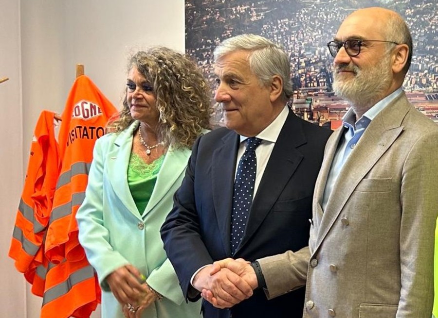 Tajani in visita alla Cogne Acciai Speciali; sostegno all'export e attenzione al nodo Monte Bianco