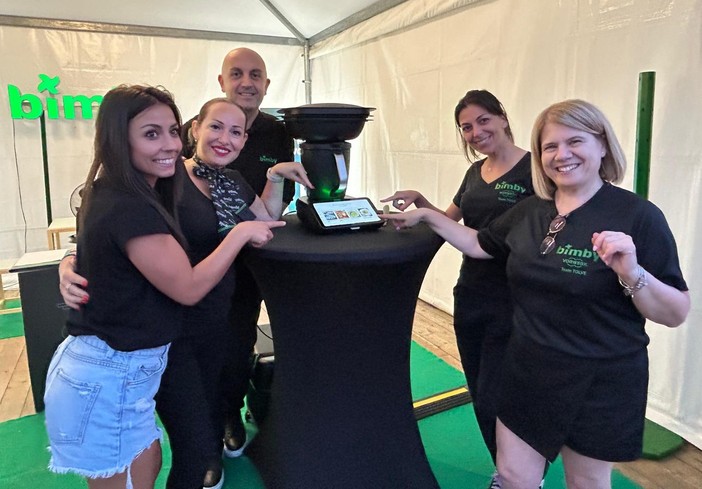 Il Team Tolve porta il Bimby alla Festa dei Calabresi; cucina, sorrisi e passione Il Team Tolve porta il Bimby alla Festa dei Calabresi; cucina, sorrisi e passione
