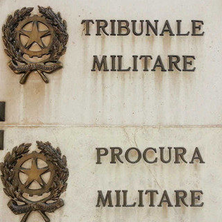 Sentenza choc del Tribunale militare di Napoli: Green pass inutile e vaccino anti Covid pericoloso