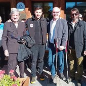 Il Presidente della Giunta, Renzo Testolin, con tre generazioni della famiglia Maquignaz: Aimé, Gabriele e Aime Junior Il Presidente della Giunta, Renzo Testolin, con tre generazioni della famiglia Maquignaz: Aimé, Gabriele e Aime Junior