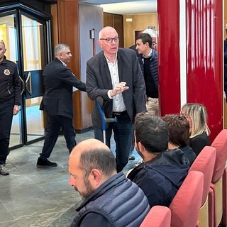 Il Presidente Testolin (al centro nella foto) durante la riunione con i sindaci dei paesi interessati dai lavori