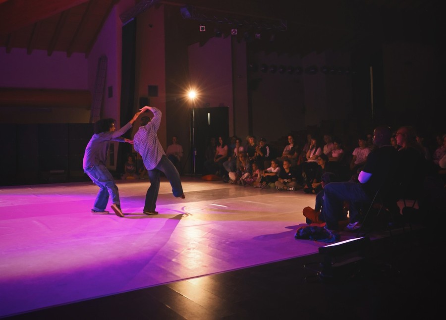 Un momento di TDanse a Aymavilles (credito fotografico Daniele Chatrian) Un momento di TDanse a Aymavilles (credito fotografico Daniele Chatrian)