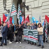 Cessione Telecontact, la protesta dei lavoratori valdostani Cessione Telecontact, la protesta dei lavoratori valdostani