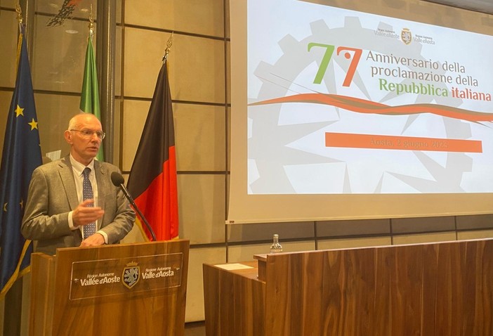 Il Presidente e Prefetto della Regione,  Renzo Testolin