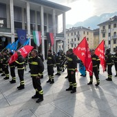 La protesta dei Vigili del fuoco valdostani a Palazzo regionale mentre l’Aula vota la riforma del Corpo VIDEOINTERVISTA
