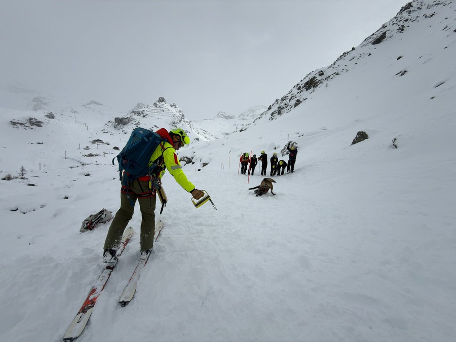 Cade valanga, interrotta la strada regionale 24 per Rhemes VIDEO