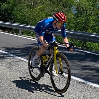 Jonas Vingegaard durante la discesa di St-Barthélemy (foto Laprimalinea.it)