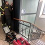 Un intervento emergenziale dei Vigili del fuoco durante uno dei tanti 'blocchi' dell'ascensore del tribunale aostano