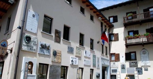 Il Municipio di Valtournenche Il Municipio di Valtournenche