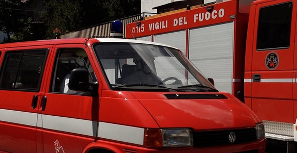 A fuoco silos di pellet ad Ayas