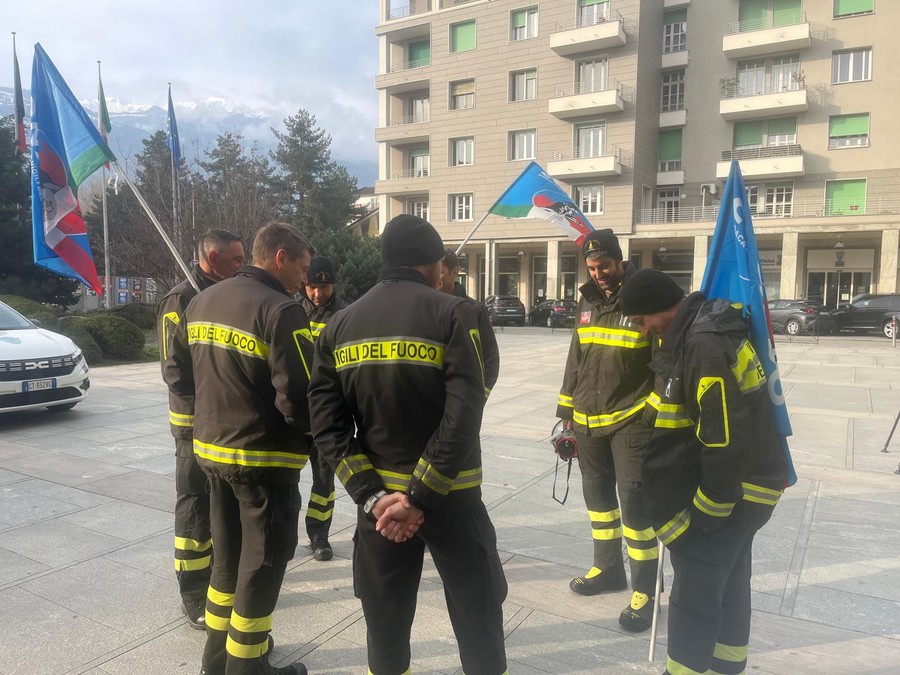 Vigili del fuoco, sulla nuova legge la Giunta non cede nonostante la protesta