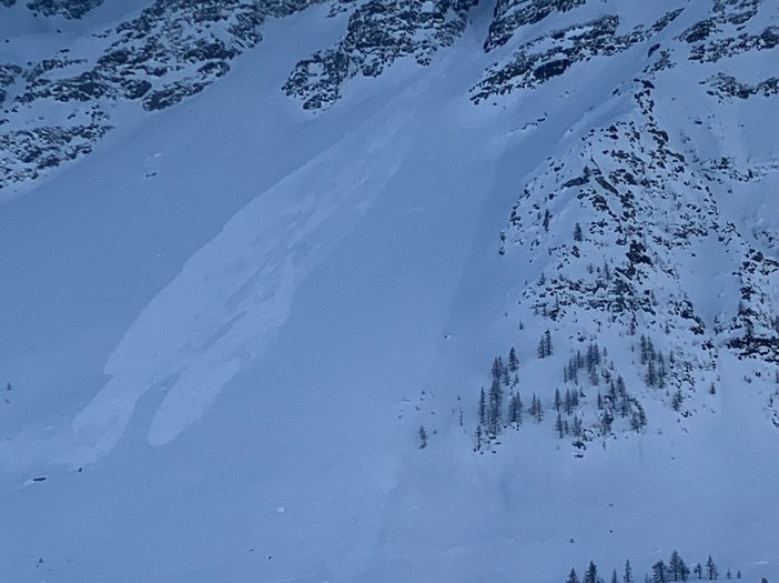 Allerta gialla in Valle per possibili valanghe Allerta gialla in Valle per possibili valanghe