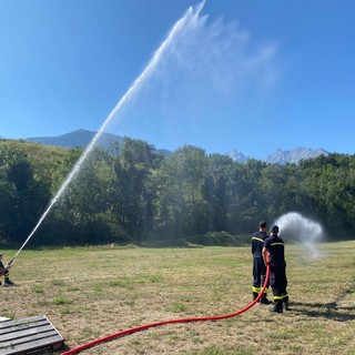 St-Pierre, Vigili del fuoco volontari in esercitazione con le nuove prese idriche del Cmf  Brean-Torrette