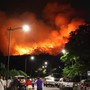 Vigili del fuoco valdostani all'opera per domare l'incendio sul Vesuvio VIDEO