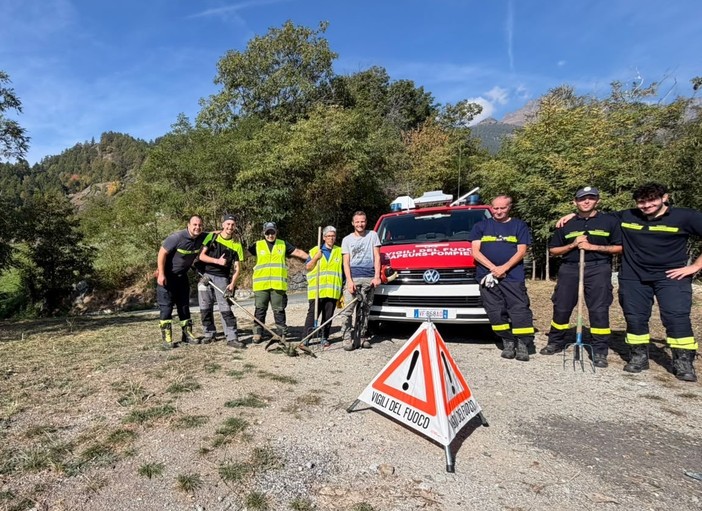 Quart, volontari al lavoro per l’elisuperficie di Avion Effraz