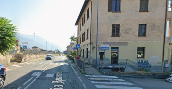 Il punto esatto in via Paravera dov'è avvenuto l'incidente