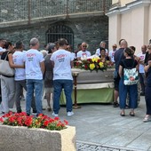 L’ultimo saluto ad Alex Virgili sulle note di 'Vivere' di Vasco Rossi L’ultimo saluto ad Alex Virgili sulle note di 'Vivere' di Vasco Rossi