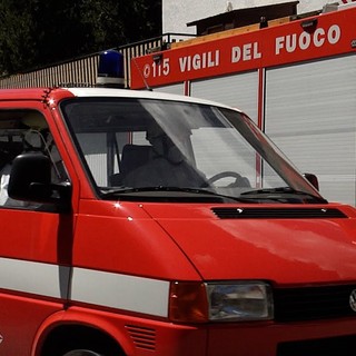 Gressan: a fuoco il tetto di una casa in frazione Taxel