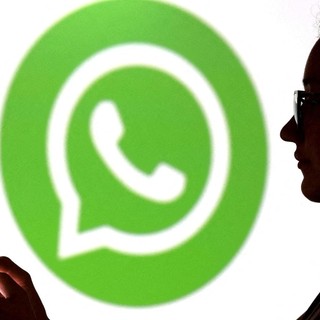 Nuova truffa su WhatsApp: finti sondaggi per rubare gli account