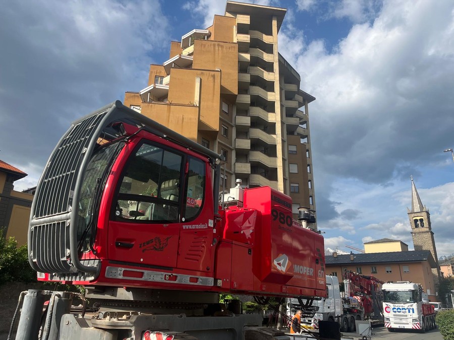 Aosta; E' arrivato questa mattina Zeus, abbatterà i 'grattacieli'