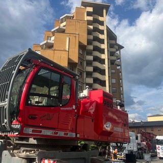 Aosta; E' arrivato questa mattina Zeus, abbatterà i 'grattacieli'
